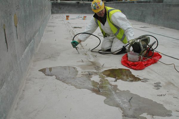 Crack-Injection-service-